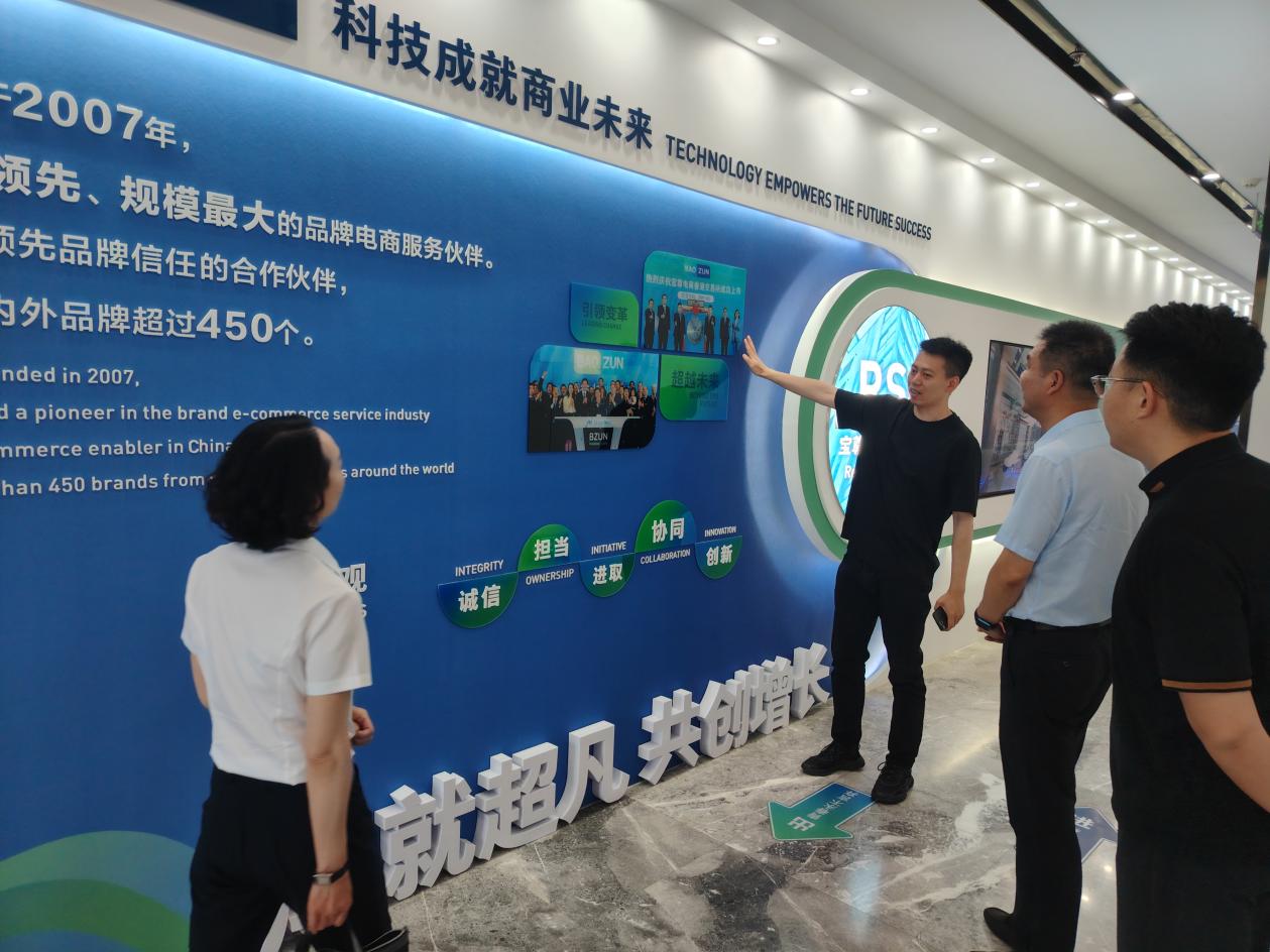 区人社局与陕西理工大学签订人才与战略合作协议4.jpg