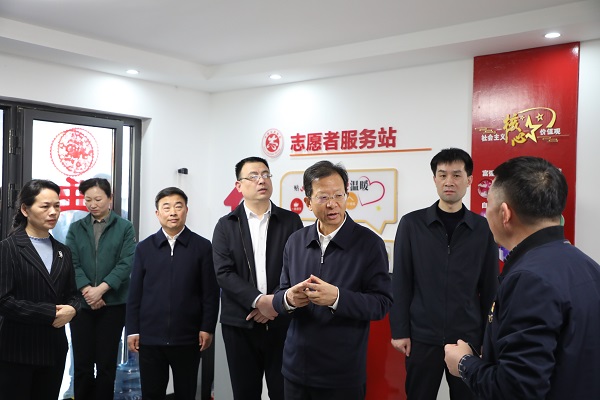 市委常委、区委书记张建华率队观摩基层党建工作.jpg