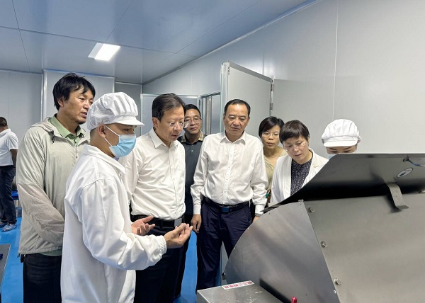 8月16日，市委常委、区委书记张建华率队赴青海省黄南州尖扎县开展东西部协作对接考察工作。 施伟办 摄.jpg