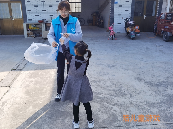 陪伴儿童游戏_副本.jpg